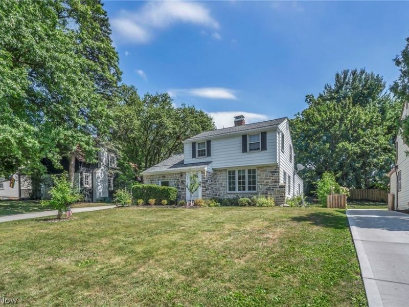 20860 Farnsleigh Road, Shaker Heights, OH 44122 Photo 8