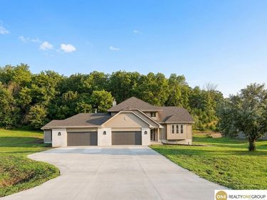 22934 Linden Road W, Crescent, IA 51526