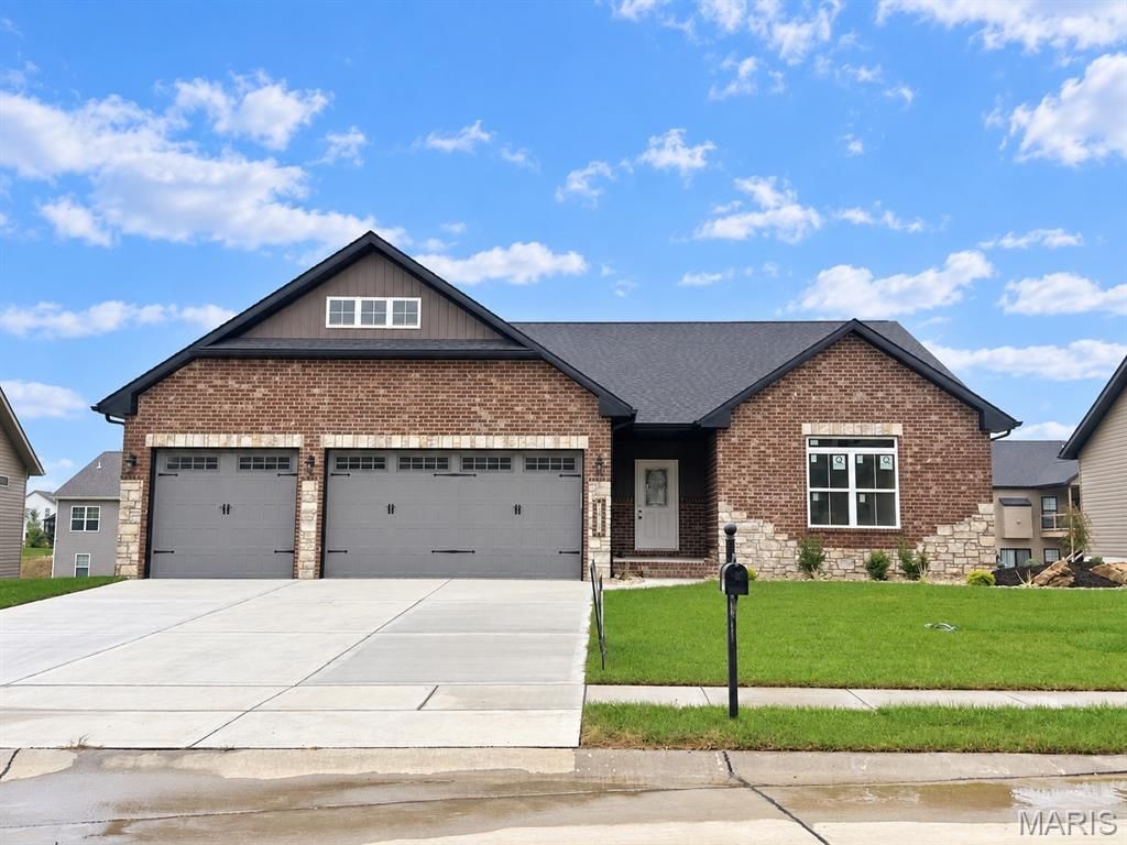 1823 Robins Mill Court, Maryville, IL 62062 Main Photo