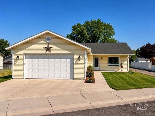 110 Knob St, Wendell, ID 83355