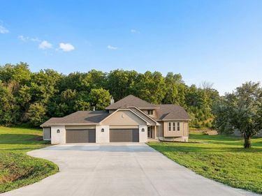 22934 LINDEN Road, Unit WEST, CRESCENT, IA 51526