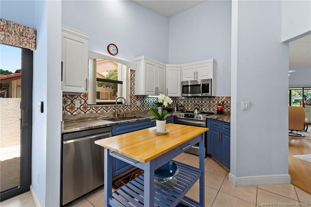 6030 SE Martinique Drive, Unit 101, Stuart, FL 34997 Photo