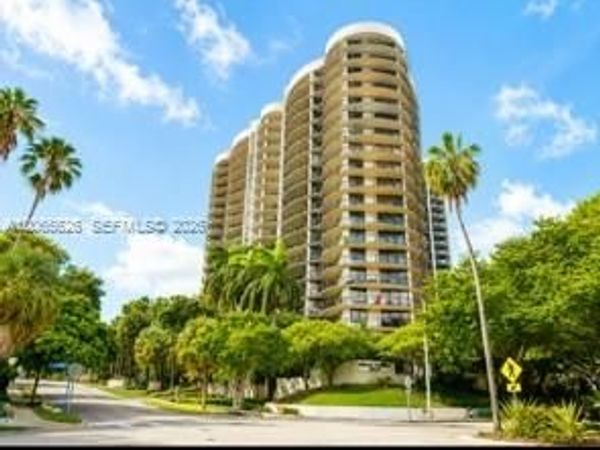 2843 S Bayshore Dr, Unit P4-F, Miami, FL 33133