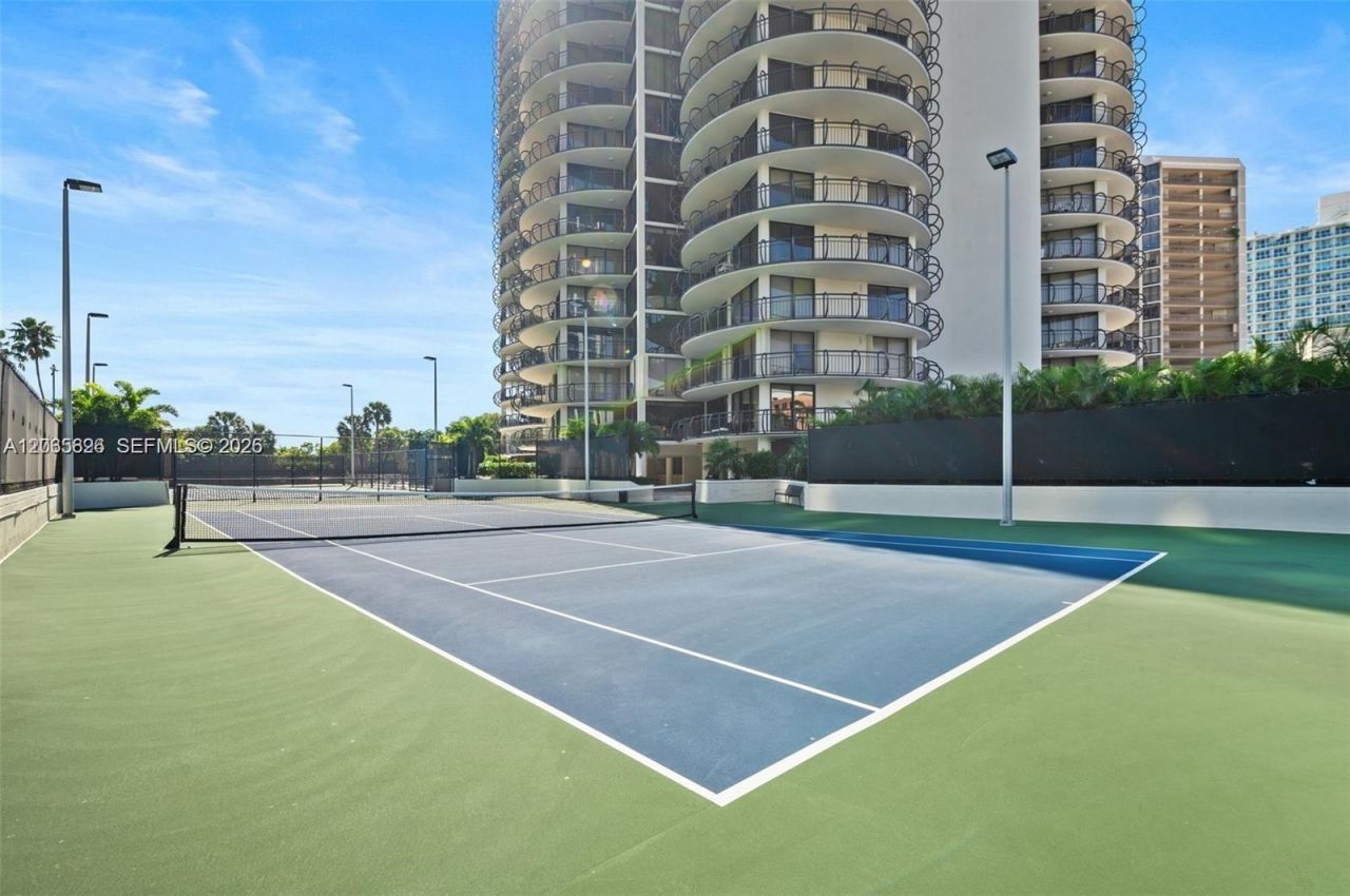 2843 S Bayshore Dr, Unit P4-F, Miami, FL 33133 Photo