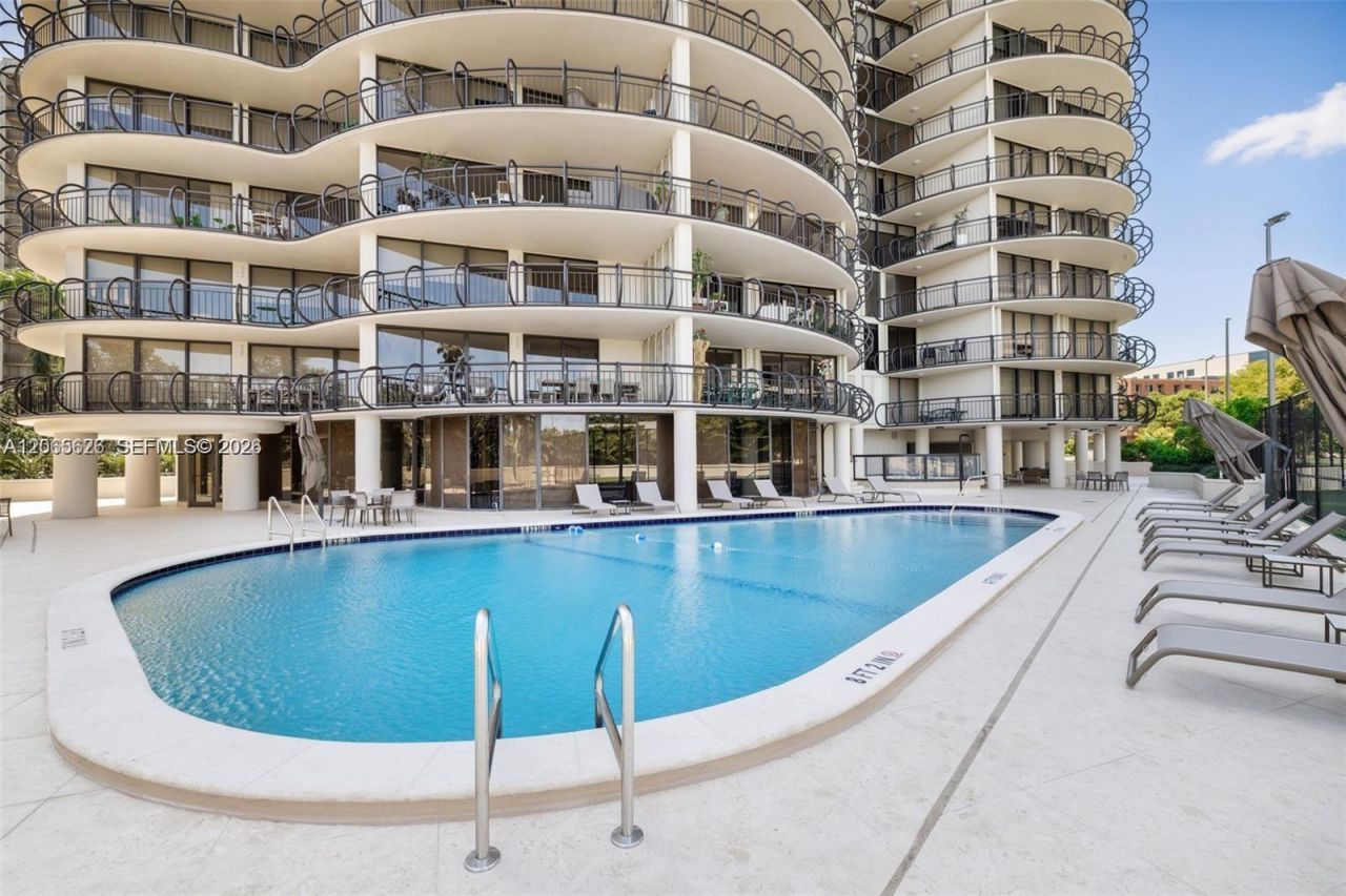 2843 S Bayshore Dr, Unit P4-F, Miami, FL 33133 Photo