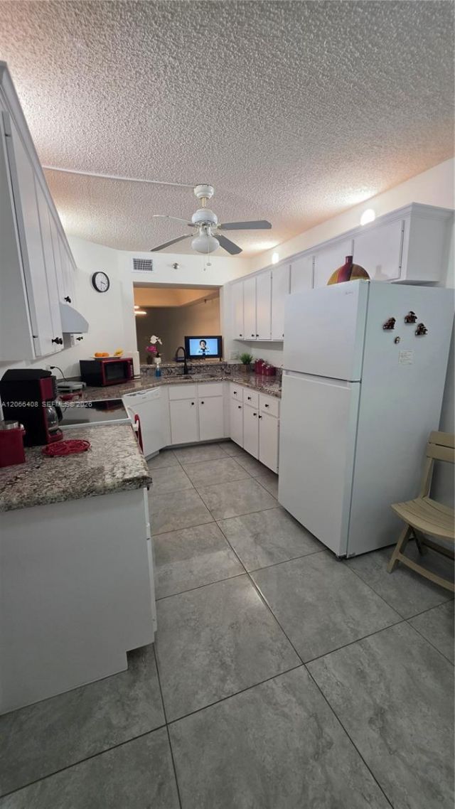 23344 Carolwood Ln, Unit 201, Boca Raton, FL 33428 Photo