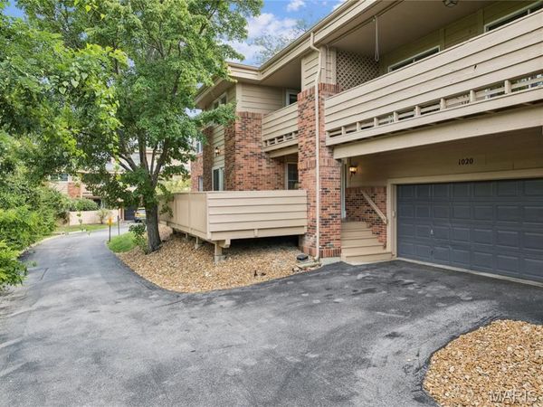 1020 Claytonbrook Drive , Ballwin, MO 63011
