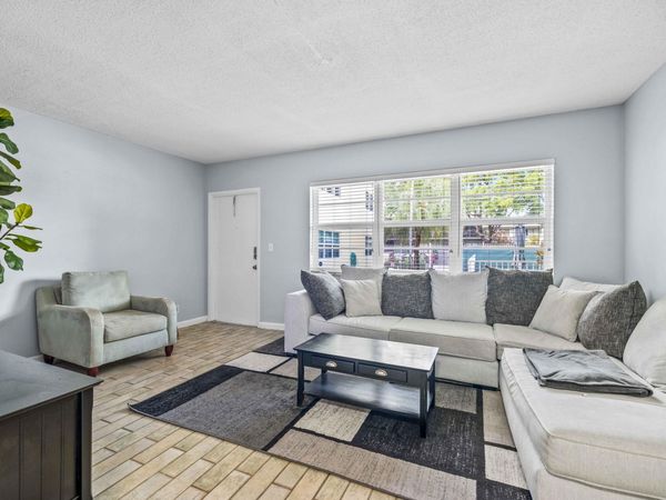 1900 NE 8TH Court, Unit 104, Fort Lauderdale, FL 33304