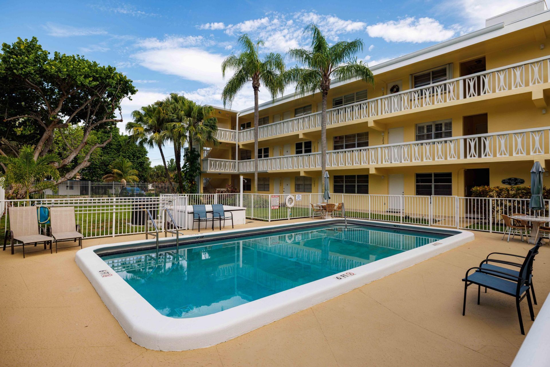1900 NE 8th Court, Unit 104, Fort Lauderdale, FL 33304 Photo