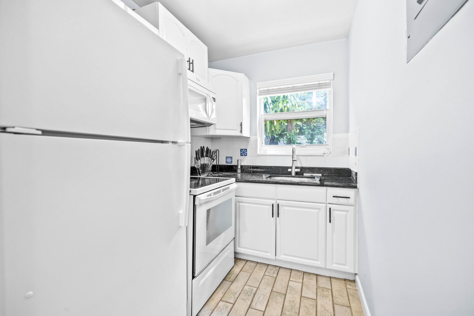 1900 NE 8th Court, Unit 104, Fort Lauderdale, FL 33304 Photo