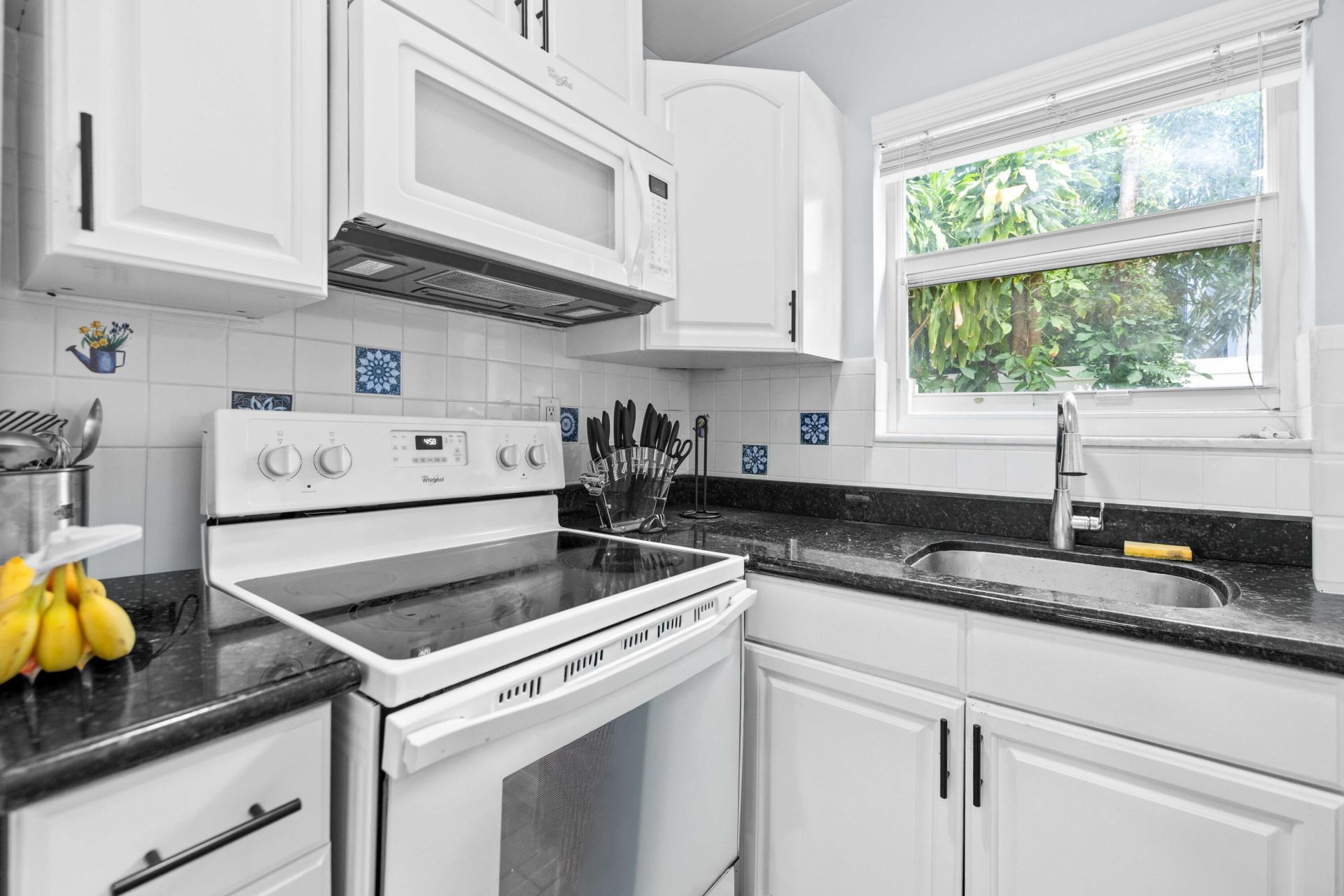 1900 NE 8th Court, Unit 104, Fort Lauderdale, FL 33304 Photo