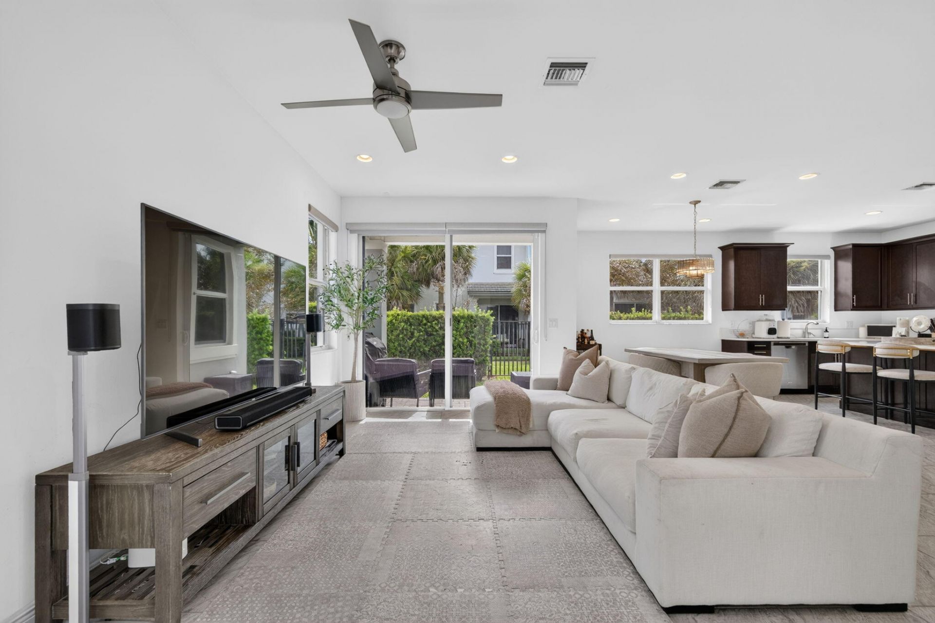 6994 Pines Circle, Coconut Creek, FL 33073 Photo