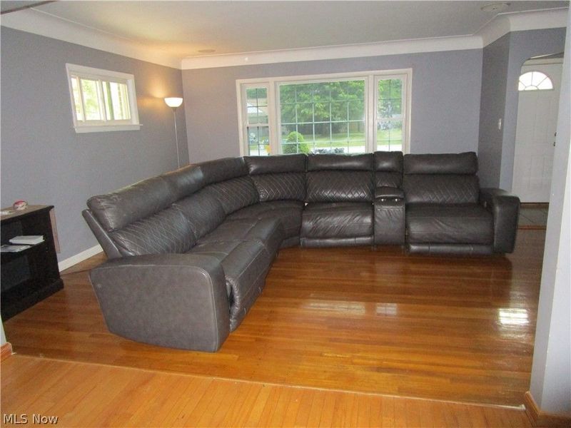 434 Douglas Boulevard, Richmond Heights, OH 44143 Photo 2