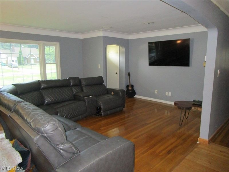 434 Douglas Boulevard, Richmond Heights, OH 44143 Photo 4