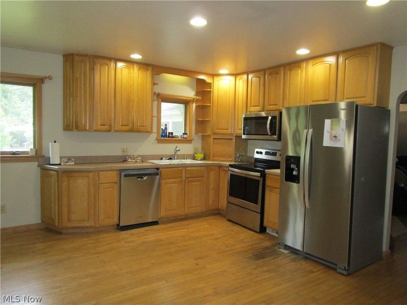 434 Douglas Boulevard, Richmond Heights, OH 44143 Photo 5