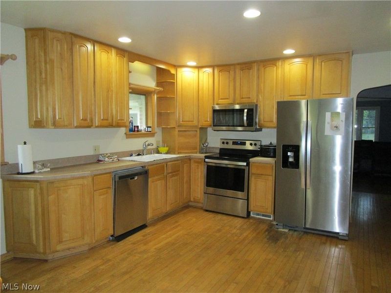 434 Douglas Boulevard, Richmond Heights, OH 44143 Photo 6
