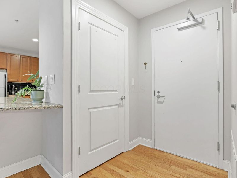 10 E Weber Road, Unit 207, Columbus, OH 43202 Photo 3