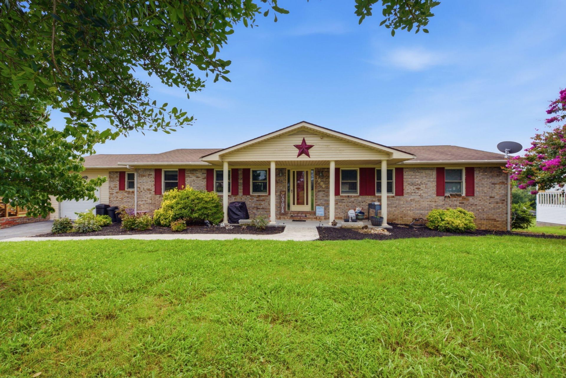 1684 Brookview Drive, Dandridge, TN 37725 Main Photo