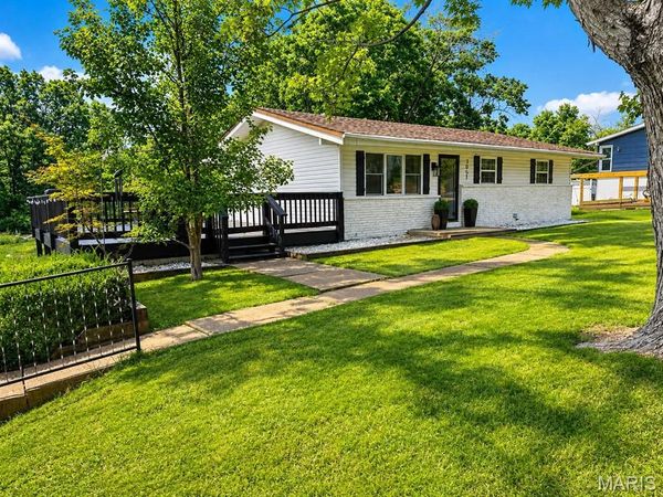 3051 Nettie Drive, St Louis, MO 63129
