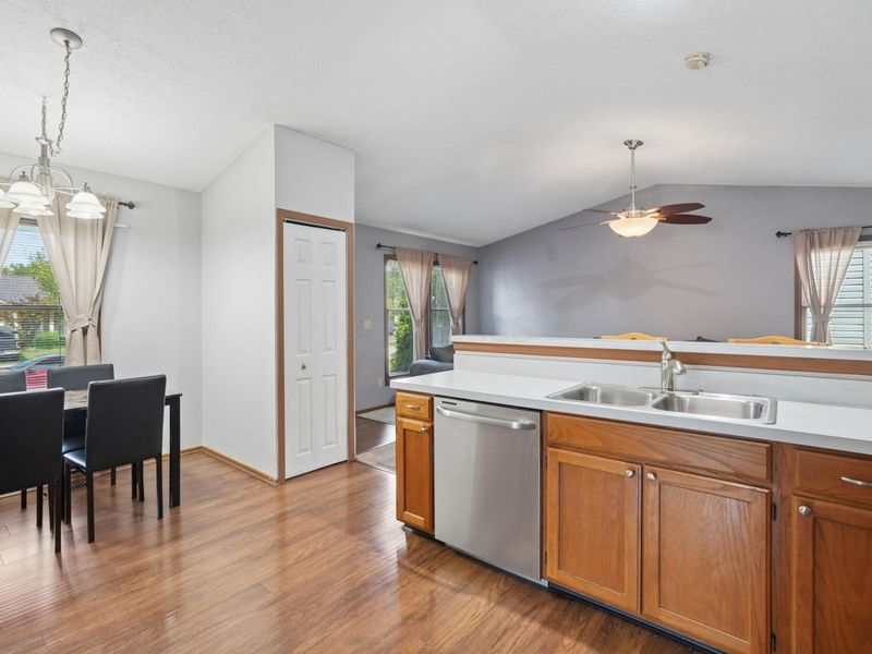 4967 Shady Oak Drive, Hilliard, OH 43026 Photo 6