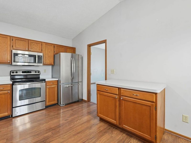 4967 Shady Oak Drive, Hilliard, OH 43026 Photo 7