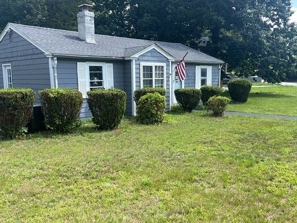 1 E Public St, Freetown, MA 02702
