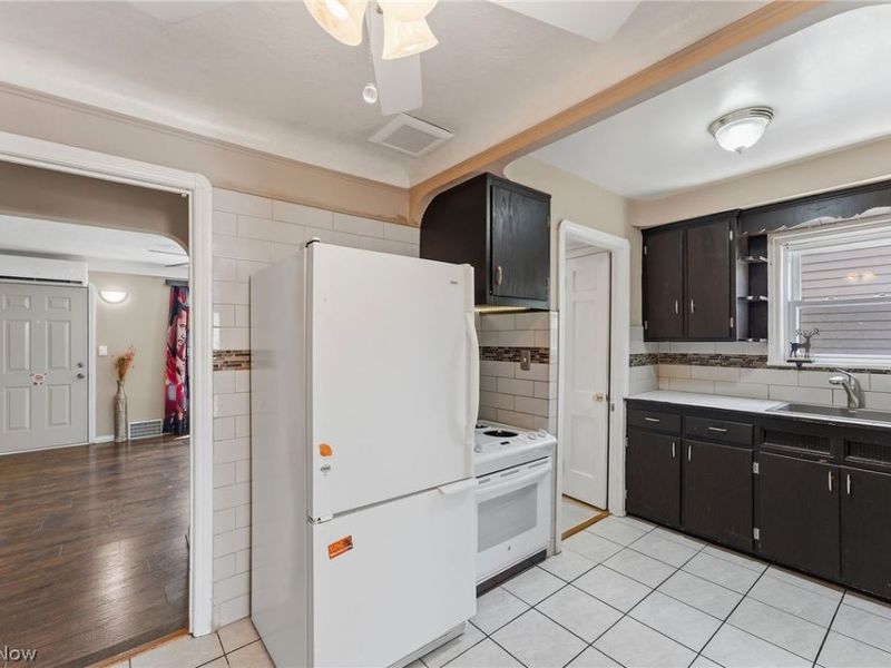 9326 Outlook Drive, Brooklyn, OH 44144 Photo 16