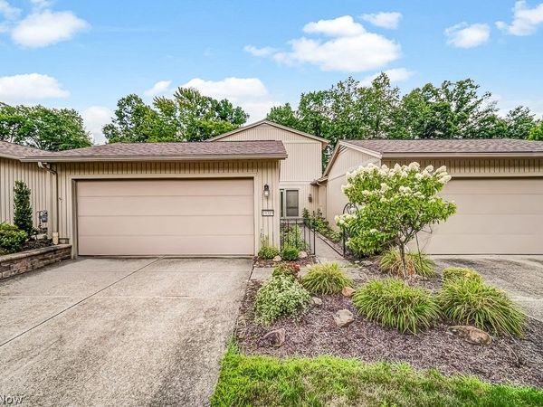 19319 Idlewood Trail, Strongsville, OH 44149