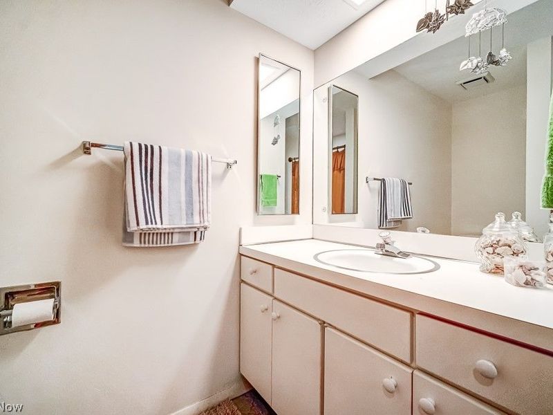 19319 Idlewood Trail, Strongsville, OH 44149 Photo 14
