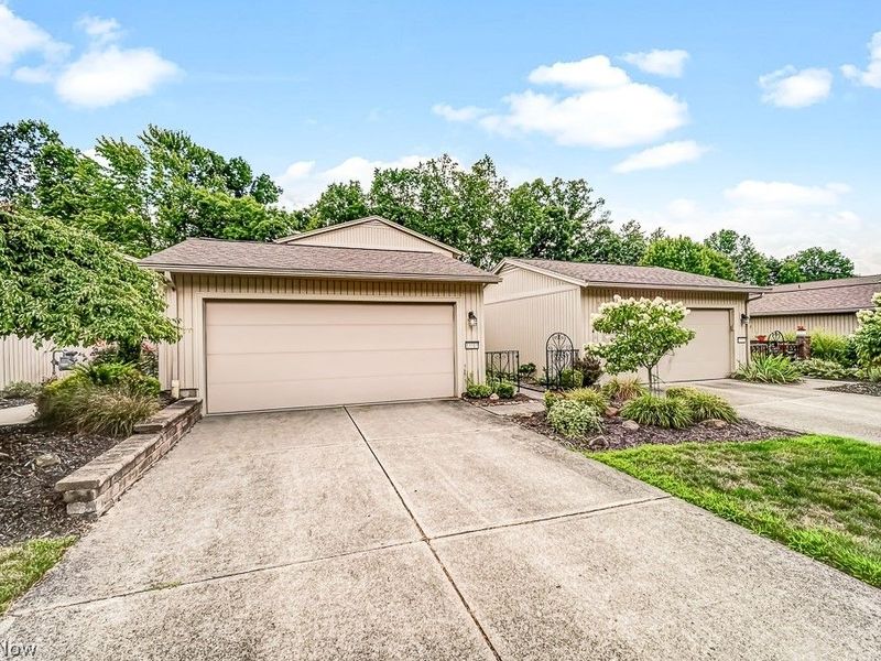 19319 Idlewood Trail, Strongsville, OH 44149 Photo 2