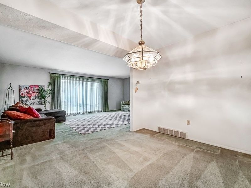 19319 Idlewood Trail, Strongsville, OH 44149 Photo 4