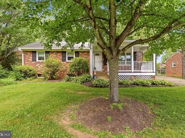 130 S ST PAUL STREET, HAMILTON, VA 20158