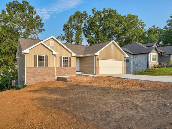 5801 S Cloverdale Lane , Battlefield, MO 65619