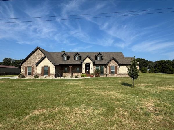 499 Christian Way, Azle, TX 76020
