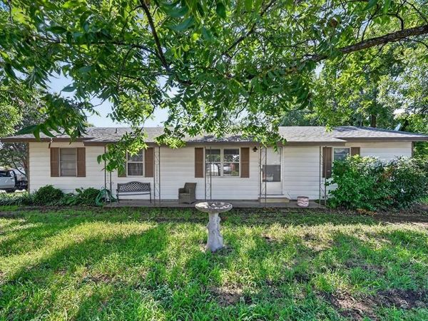 108 S Lakeview Drive, Lake Dallas, TX 75065