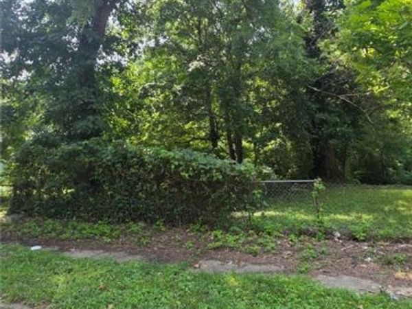 1820 Lawn Avenue, Kansas City, MO 64127