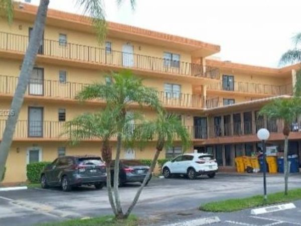 9273 SW 8th St , Unit 220, Boca Raton, FL 33428