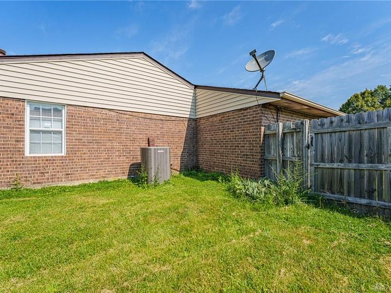 7816 Waterton Court, Trotwood, OH 45426 Photo 14