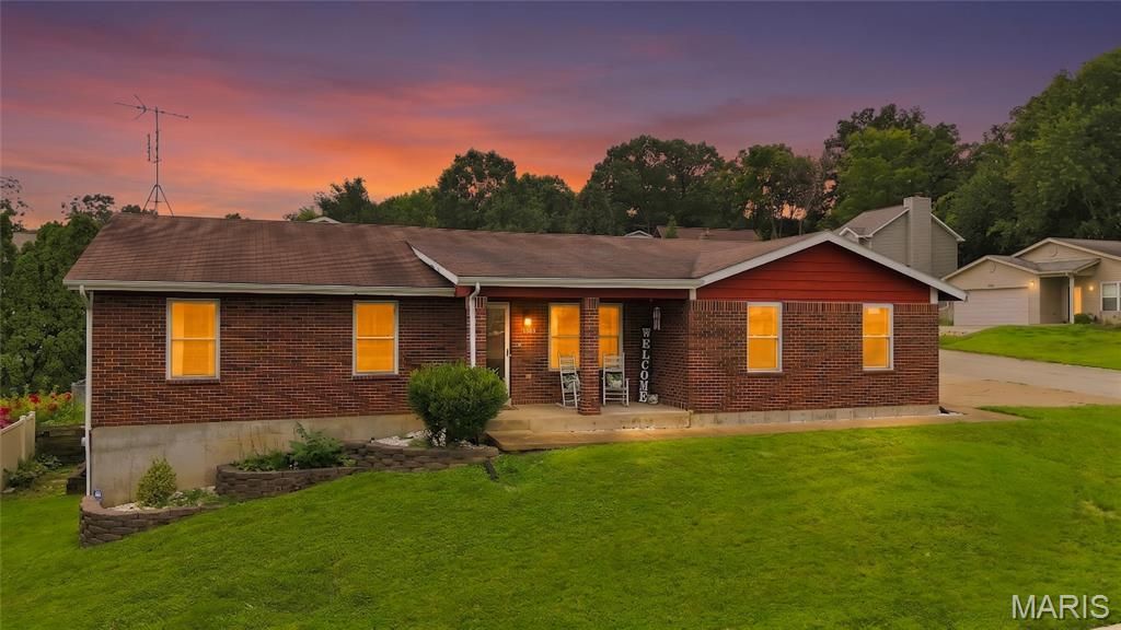 2172 Larkspur Landing, Imperial, MO 63052 Main Photo