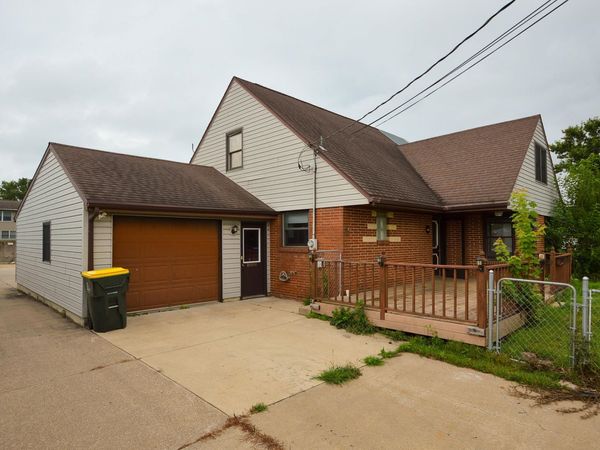 565 W Main Street, Dickeyville, WI 53808