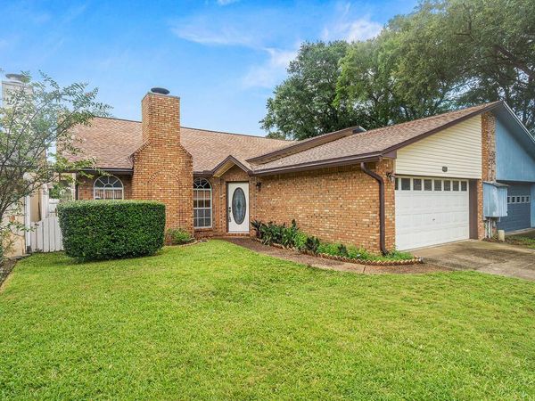 851 Holbrook Circle, Fort Walton Beach, FL 32547