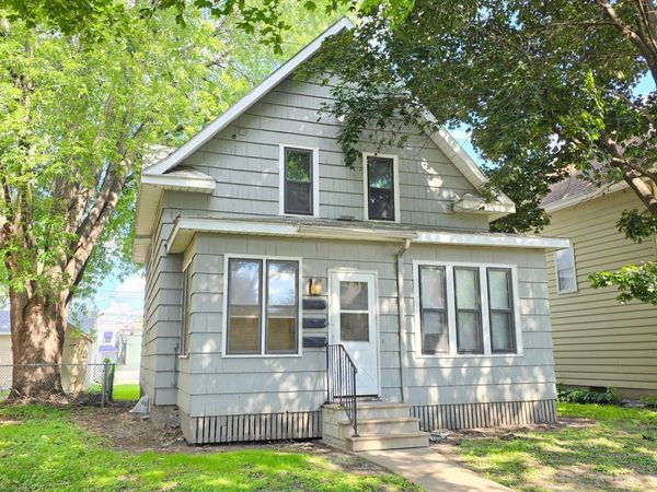 1094 Albemarle Street , Saint Paul, MN 55117
