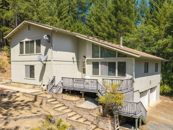 690 Thornbrook Drive, Merlin, OR 97532