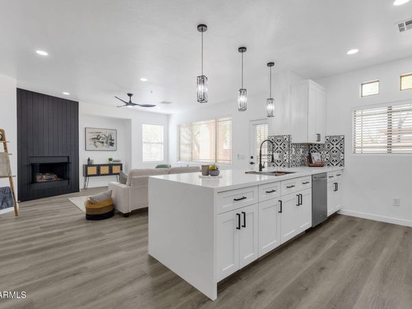 11500 E COCHISE Drive, Unit 1047, Scottsdale, AZ 85259