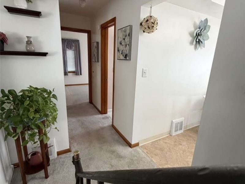 3846 E 365th Street, Willoughby, OH 44094 Photo 4