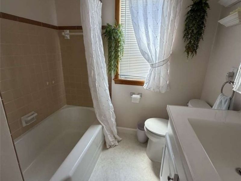 3846 E 365th Street, Willoughby, OH 44094 Photo 9