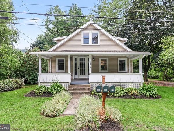 208 PEARL STREET, MILLERSBURG, PA 17061
