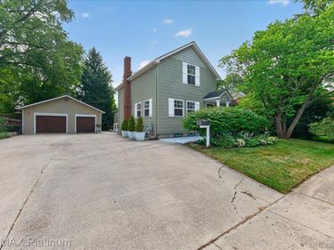 209 S Barnard Street, Howell, Mi 48843