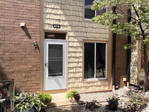 2714 Birchcrest Drive SE, Grand Rapids, MI 49506