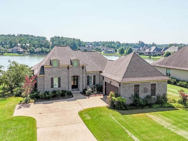1996 W. Wellsgate, Oxford, MS 38655